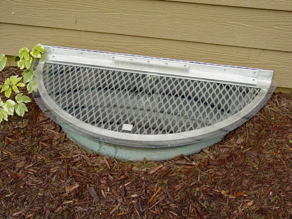 Grate window well cover