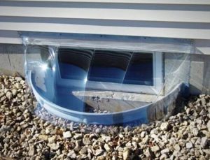 Small bubble window well cover with size 38 x 17 x 16. The cover will remain crystal clear for the years to come thanks to its UV coating.
