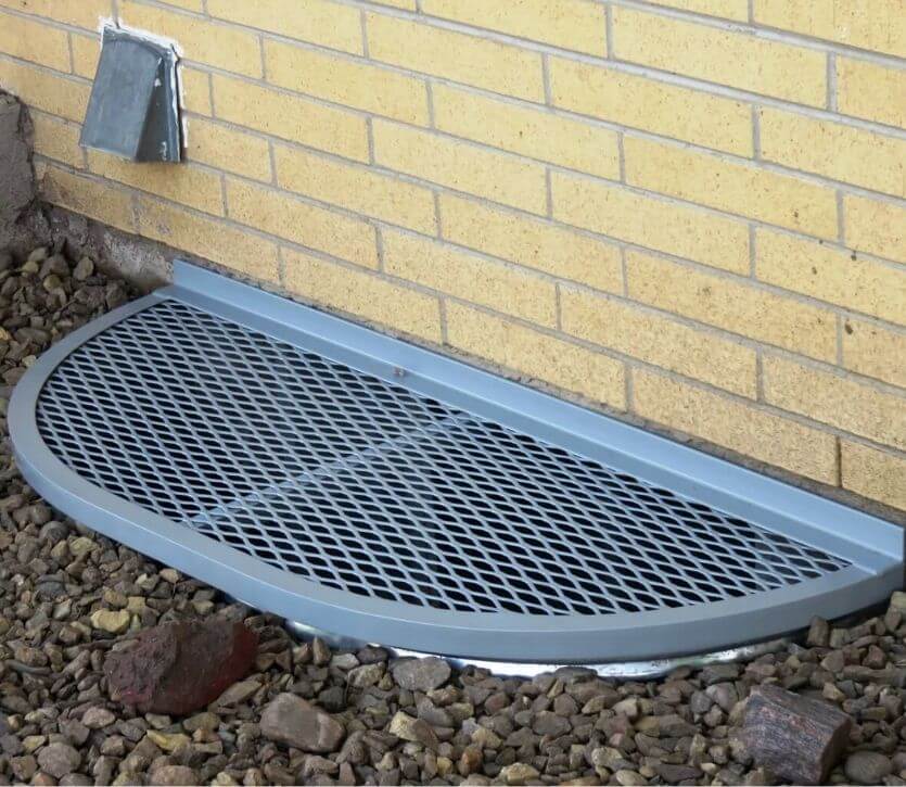 Small elongated steel grate with blue powder coating