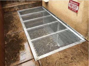 mesh rectangular grate 90x40